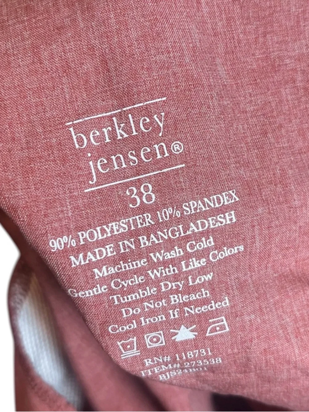 Berkley Jensen Red Lobster Coastal Lightweight Hybrid Quick Dry Shorts Size 38